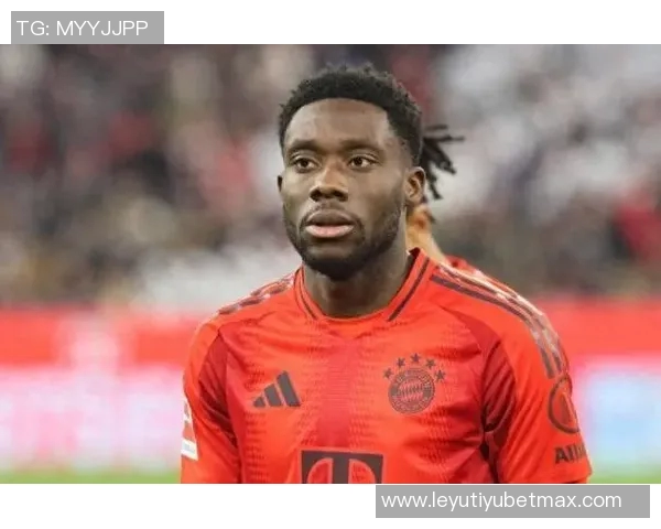 志在必得！拜仁海报展现阿方索戴维斯与杰克逊斗志昂扬的决心