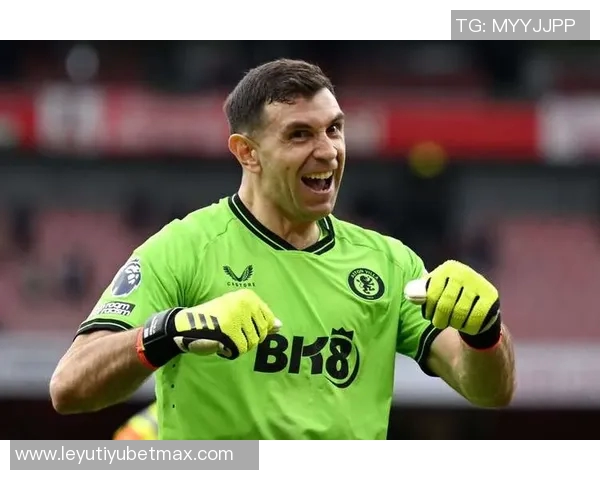 意媒报道肇事门将马丁内斯正在接受检查情绪仍然震惊不已